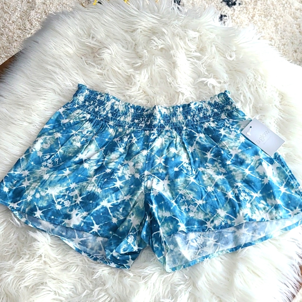 A:Glow Maternity Shorts. Cute & Soft.  Size M-Mat.  Pockets. Blue